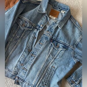 NWOT Levi’s Boyfriend Denim Jacket
